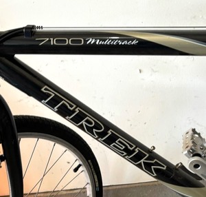 lot 102 image: Trek 7100 Multi Track Bicycle