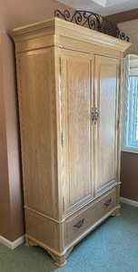 lot 18 image: Thomasville Armoire