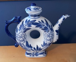 lot 81 image: Beautiful Blue and White Delights