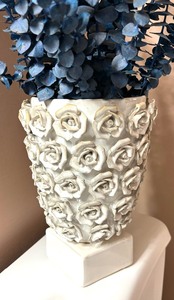 lot 83 image: Decorative Faux Floral Arrangement