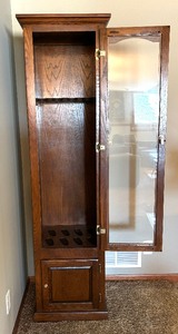 lot 15 image: Glass Front Gun Display Cabinet