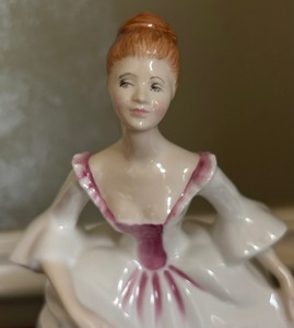 lot 166 image: Royal Doulton Country Rose Figurine