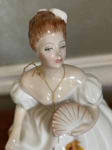 lot 167 image: Royal Doulton Marilyn Figurine