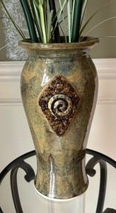 lot 170 image: Fabulous Faux Floral Decor