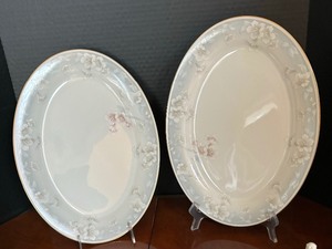 lot 14A image: Noritake Susan Ann China Servingware Grouping