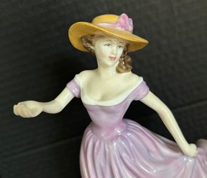 lot 178 image: Royal Doulton Beth Figurine