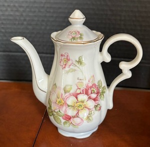 lot 179 image: Fine Vintage Floral Coffee  Teapot with Creamer Pitcher and Sugar Dish
