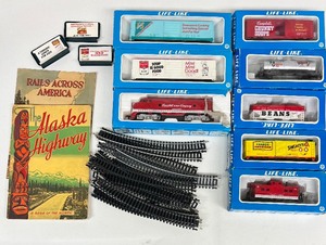 Vintage LIFE-LIKE Train Set with Tracks