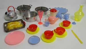 Vintage 60s FUCHS Tin Metal Pots, Pans & Plastic Doll Dishes