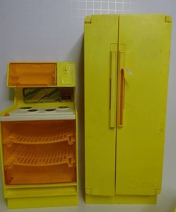 Vintage 70s BARBIE Dream House Yellow Refridgerator & Stove and TOWNHOUSE Sofa & Chair