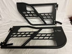 lot 14 image: EAG Metal Jeep Doors and Side Mirrors