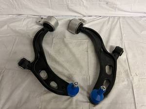 lot 15 image: Ford BA5Z-3078-AArm Assembly - Front Suspension