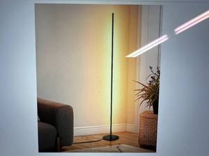 lot 24 image: DEWENWILS LED Corner Floor Lamp - 57.5