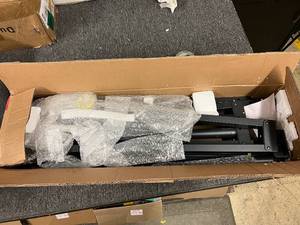 lot 33 image: 20 H Twin Metal Bed Frame