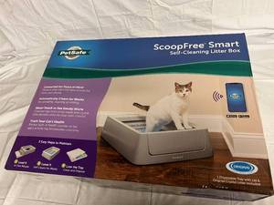 lot 57 image: PetSafe ScoopFree Smart Self-Cleaning Litter Box