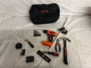 lot 58 image: BLACKDECKER 8V MAX Lithium-Ion Cordless DrillDriver Project Kit