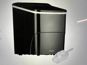 lot 65 image: NewAir Countertop Ice Maker - Black