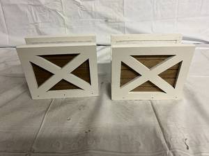 lot 117 image: Windsor Street & Co Napkin Holders