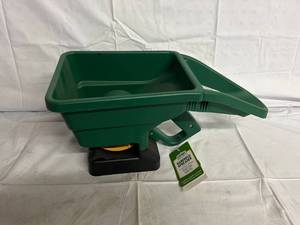 lot 182 image: Expert Gardener Handheld Spreader