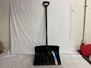 lot 186 image: Suncast 18 Combo Snow Shovel & Pusher