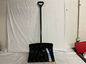 lot 188 image: Suncast 18 Combo Snow Shovel & Pusher