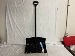 lot 189 image: Suncast 18 Combo Snow Shovel & Pusher