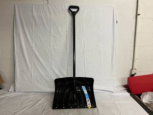 lot 190 image: Suncast 18 Combo Snow Shovel & Pusher