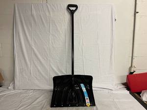 lot 191 image: Suncast 18 Combo Snow Shovel & Pusher