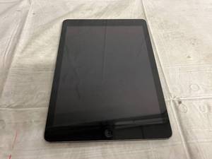 lot 193 image: Apple iPad Air (1st Generation) WiFi Only - Tested and Ready to Pair