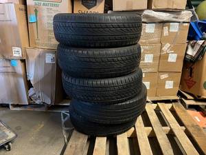 lot 219 image: 6 x 22565R17 102H Tires - Mixed Brands