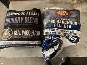 lot 222 image: 2 Bags of Smoking Pellets - Taped Bags