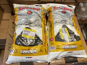 lot 224 image: 2 Bags of Safe Step 3300 Rock Salt Ice Melter
