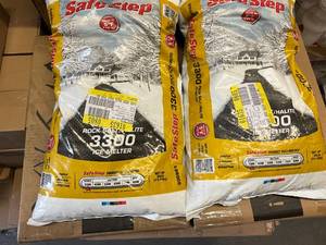 lot 225 image: 2 Bags of Safe Step 3300 Rock Salt Ice Melter