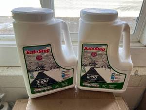 lot 234 image: 2 Jars of Safe Step 8300 Ice Melter Shaker Salt