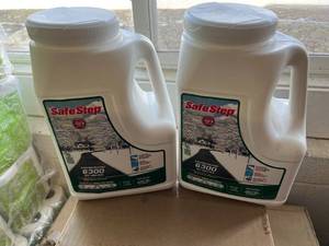 lot 241 image: 2 Jars of Safe Step 6300 Ice Melter Shaker Salt
