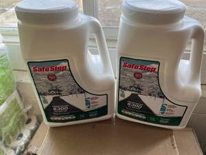 lot 242 image: 2 Jars of Safe Step 6300 Ice Melter Shaker Salt