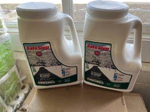 lot 243 image: 2 Jars of Safe Step 6300 Ice Melter Shaker Salt