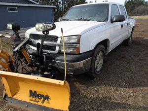 lot 3 image: Chev 2005 Silverado 4X4 Truck, Meyers Plow, Salt Spreader