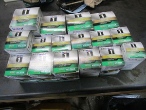 lot 44 image: NEW Oil Filters