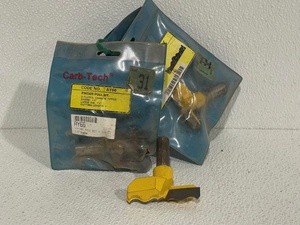 lot 102 image: Router Bits