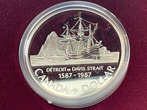 lot 18 image: 1987 Canada Silver Dollar