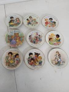 Avon Plate Set