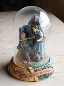 lot 14 image: Scarecrow and Dorothy Sculpture Music Box