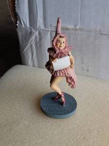 lot 21 image: Lullabye League Girl Figurine