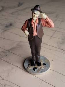 lot 29 image: Uncle Henry Figurine
