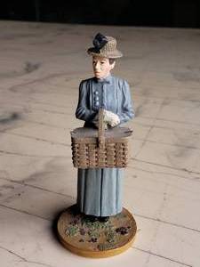 lot 31 image: Miss Gulch Figurine