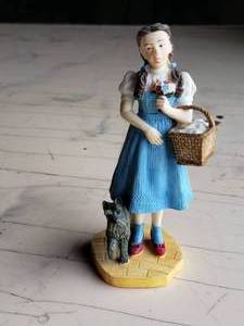 lot 32 image: Dorothy Figurine Numbered 41855000
