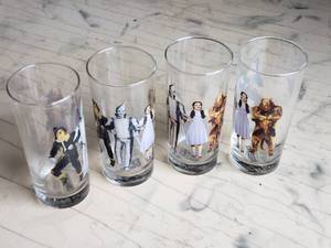 lot 41 image: Wizard of Oz Drinking Glasses