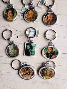 lot 47 image: Wizard of Oz Keychains