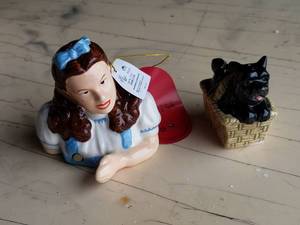 lot 51 image: Dorothy Ornament